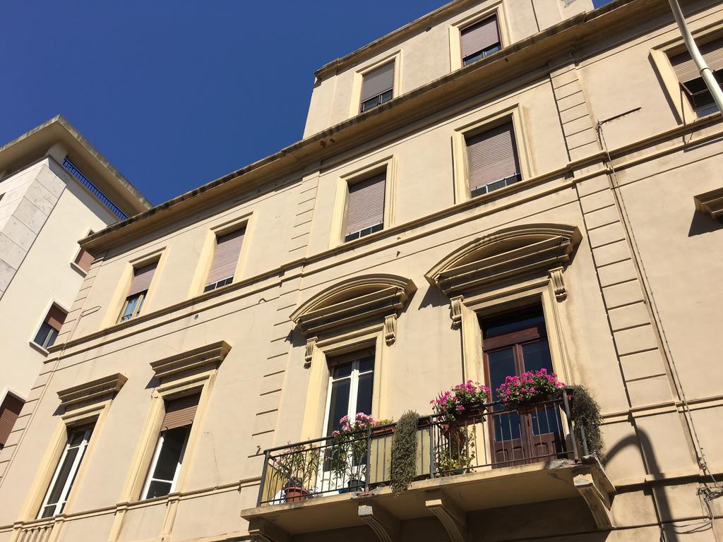 Hotel Saturno House Cagliari Center Exterior foto
